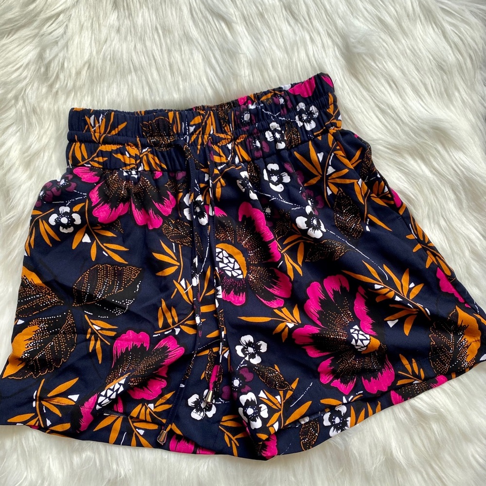 *SOLD*Super Cute Lounge Shorts - Picture 1 of 4